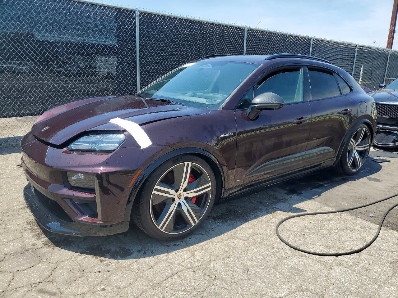 2024 PORSCHE Macan