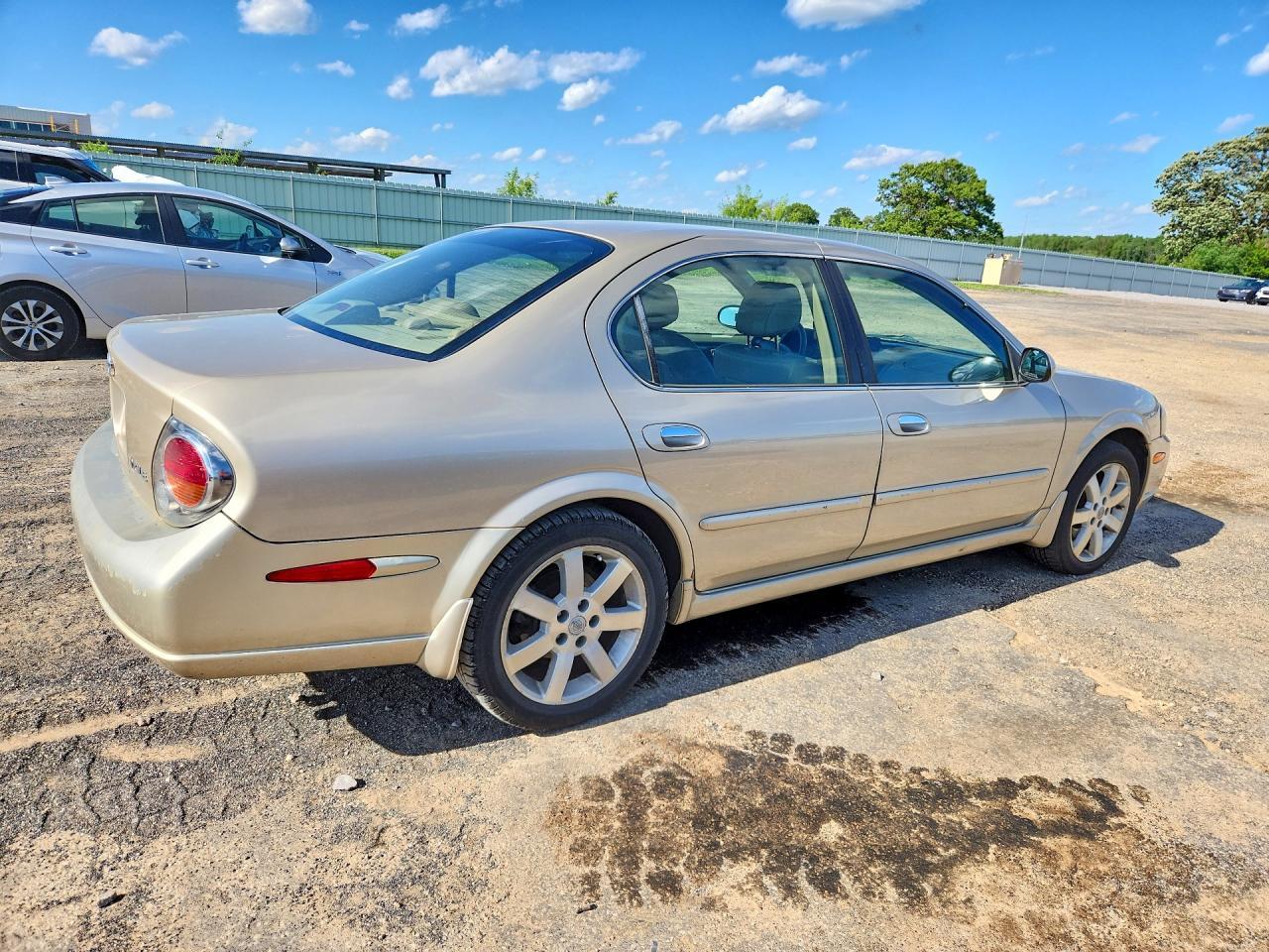 2003 NISSAN Maxima