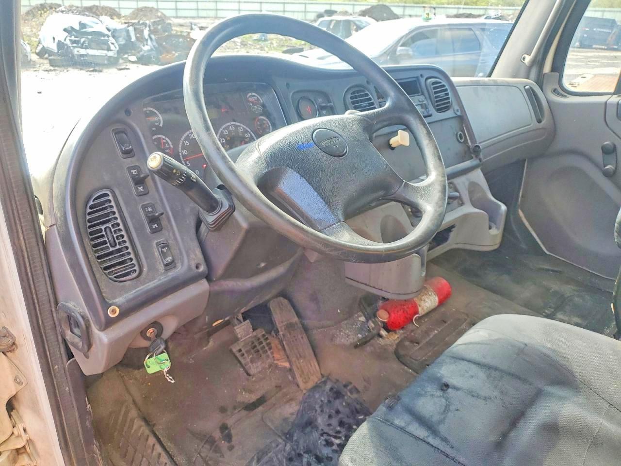 2014 Frht - Freightliner M2