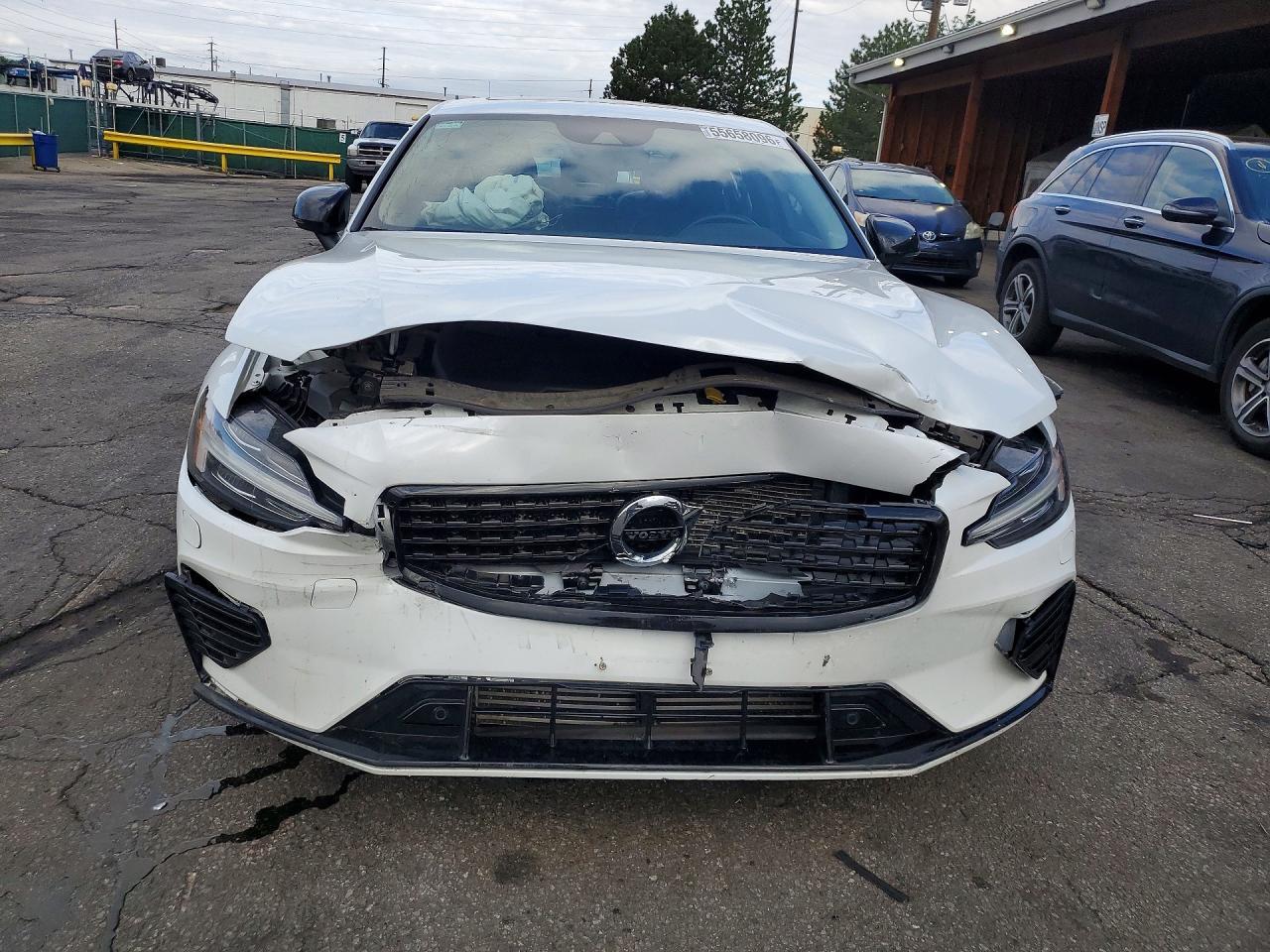 2022 VOLVO S60