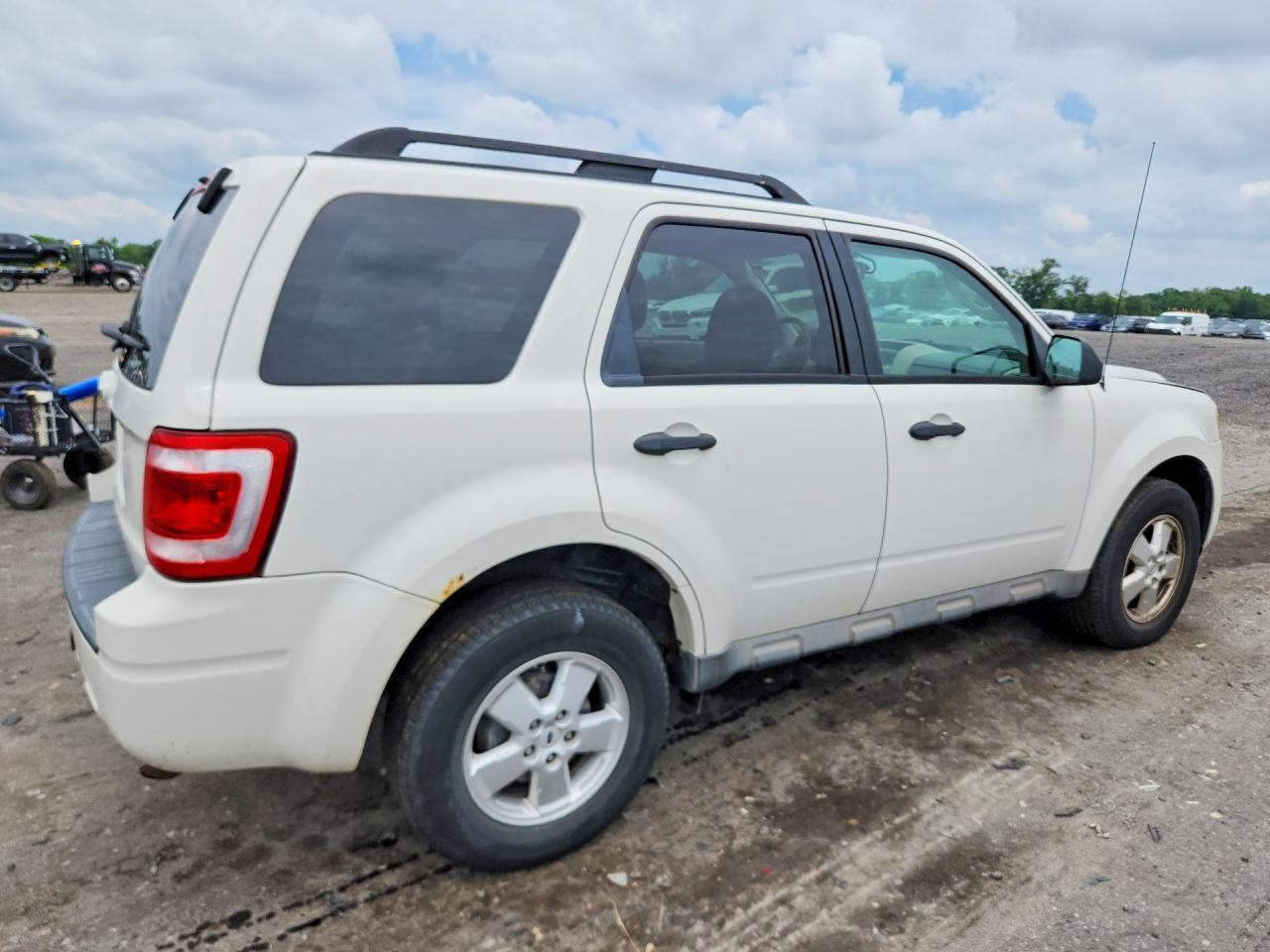 2009 FORD ESCAPE