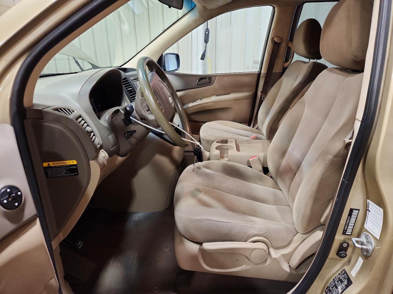 2011 KIA SEDONA