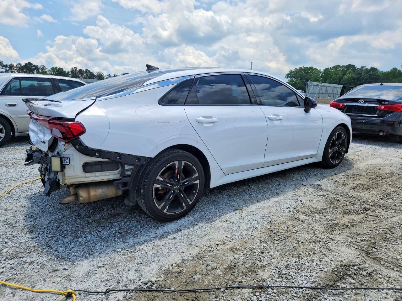 2022 KIA K5