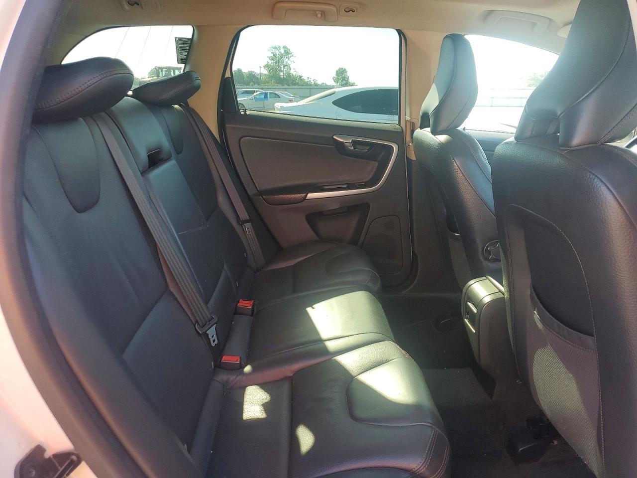 2010 VOLVO XC60