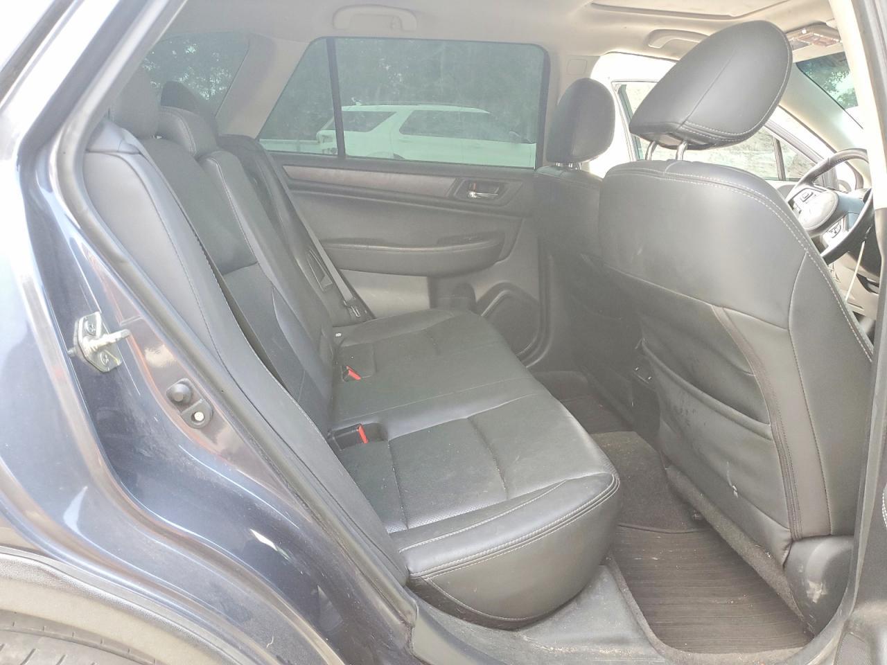 2015 SUBARU Outback