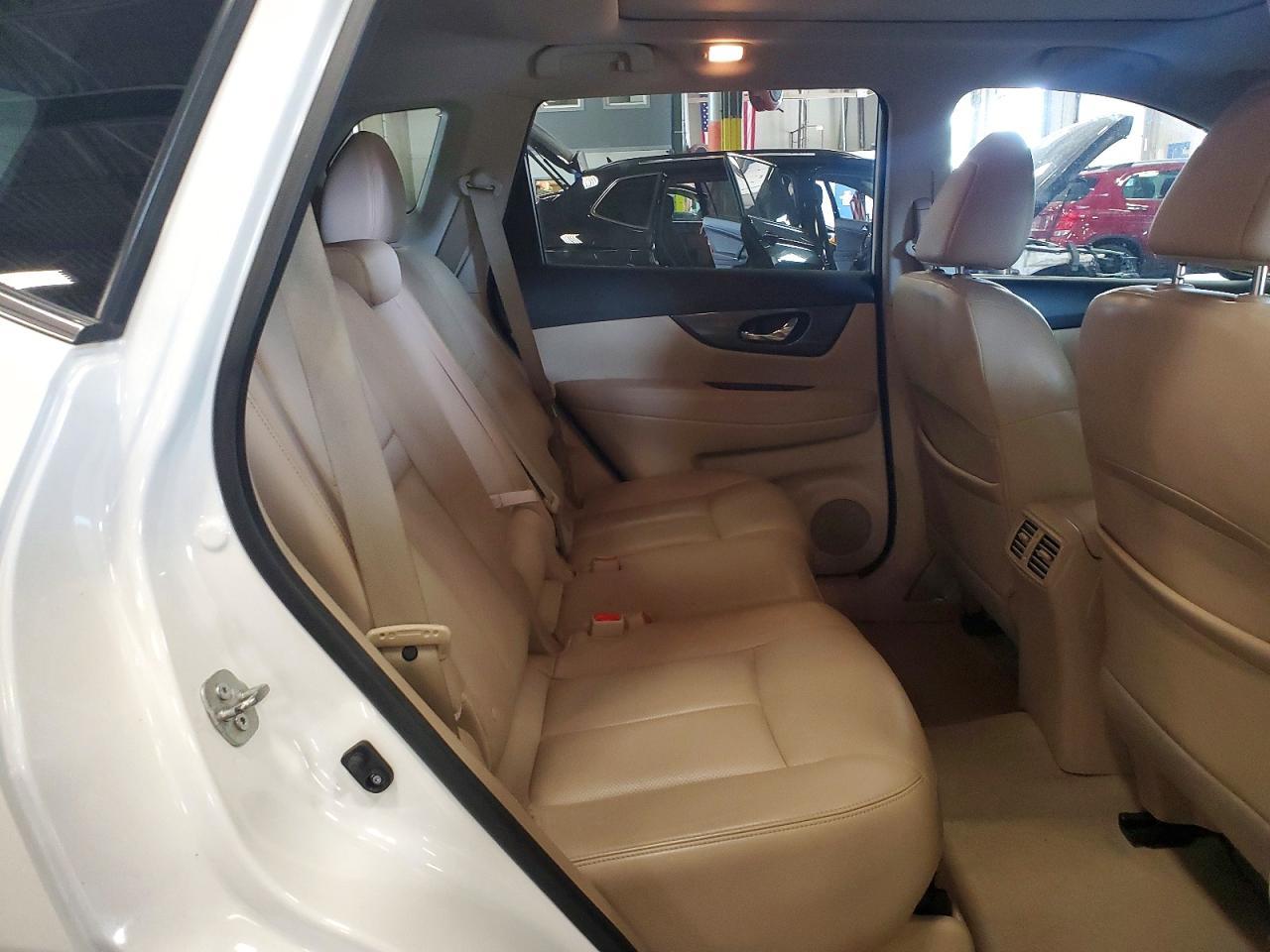 2015 NISSAN ROGUE