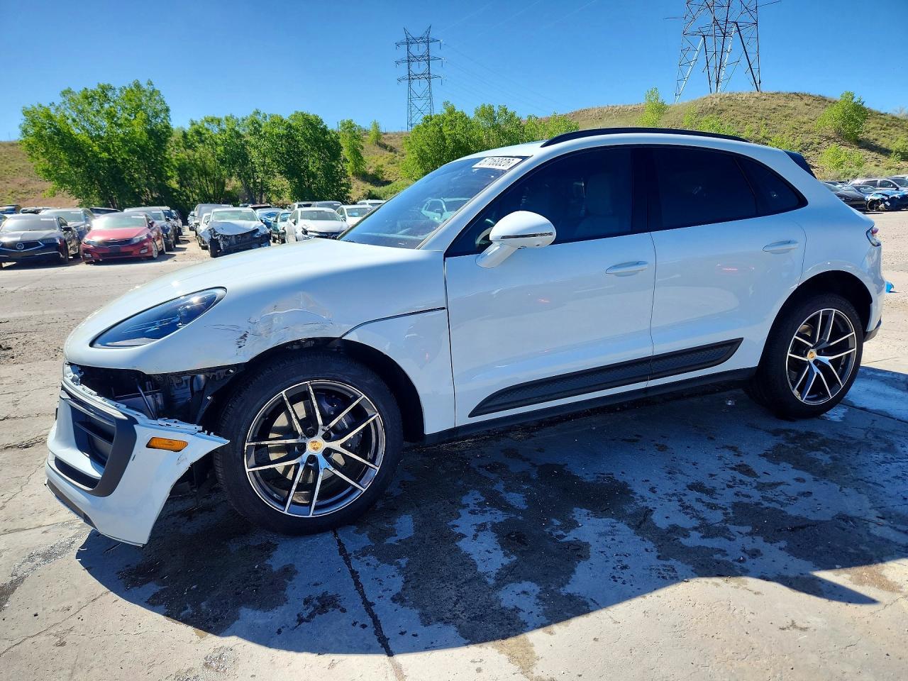 2025 PORSCHE Macan