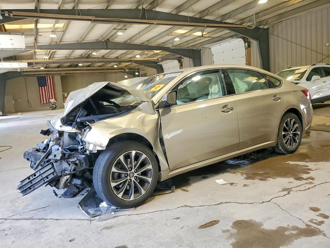 2016 TOYOTA Avalon