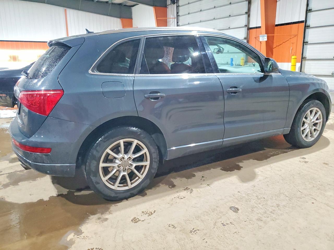 2011 AUDI Q5