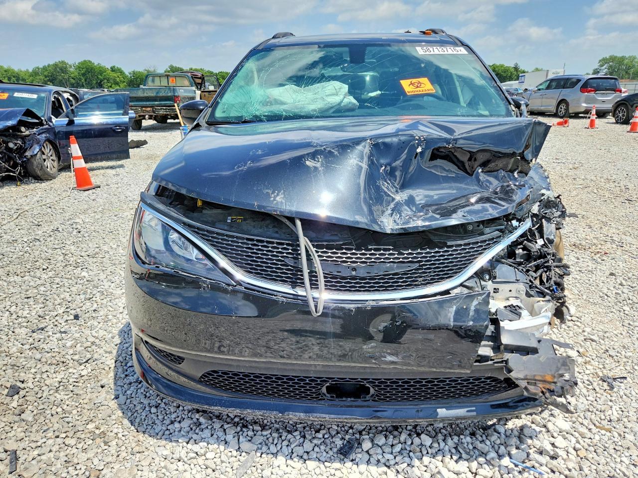 2021 CHRYSLER Voyager