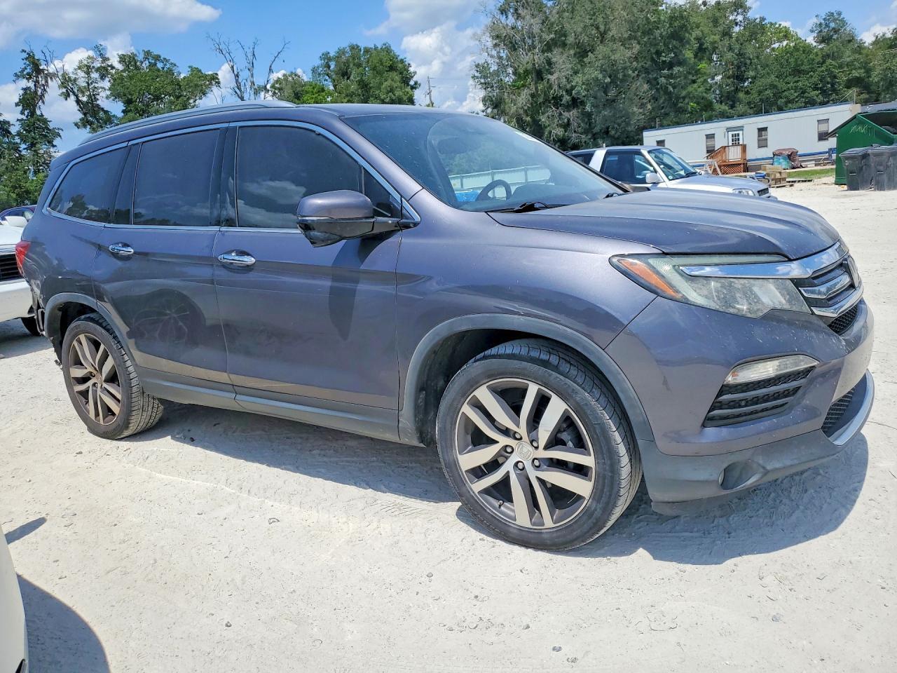 2017 HONDA PILOT