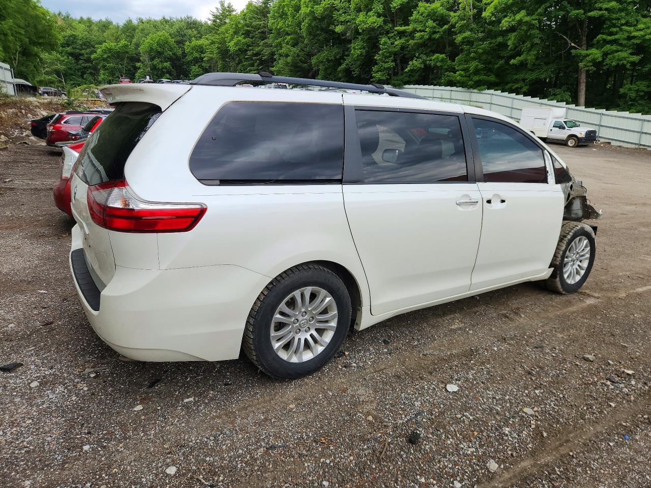 2015 TOYOTA SIENNA