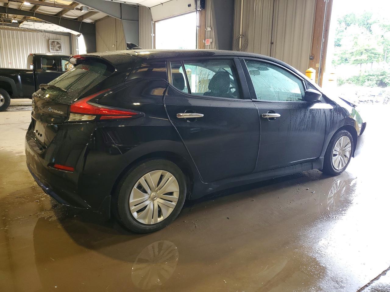 2022 NISSAN LEAF