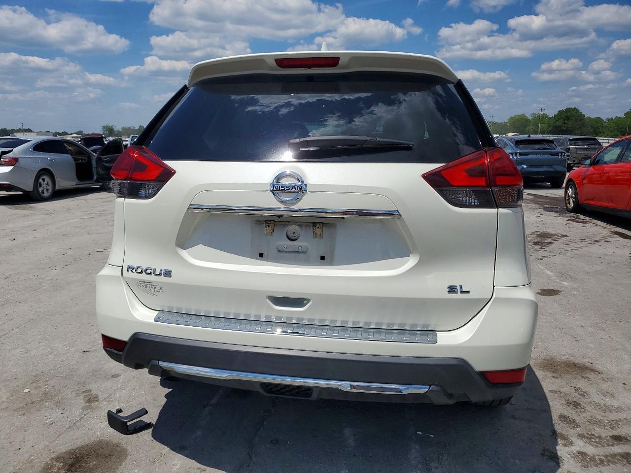 2017 NISSAN ROGUE