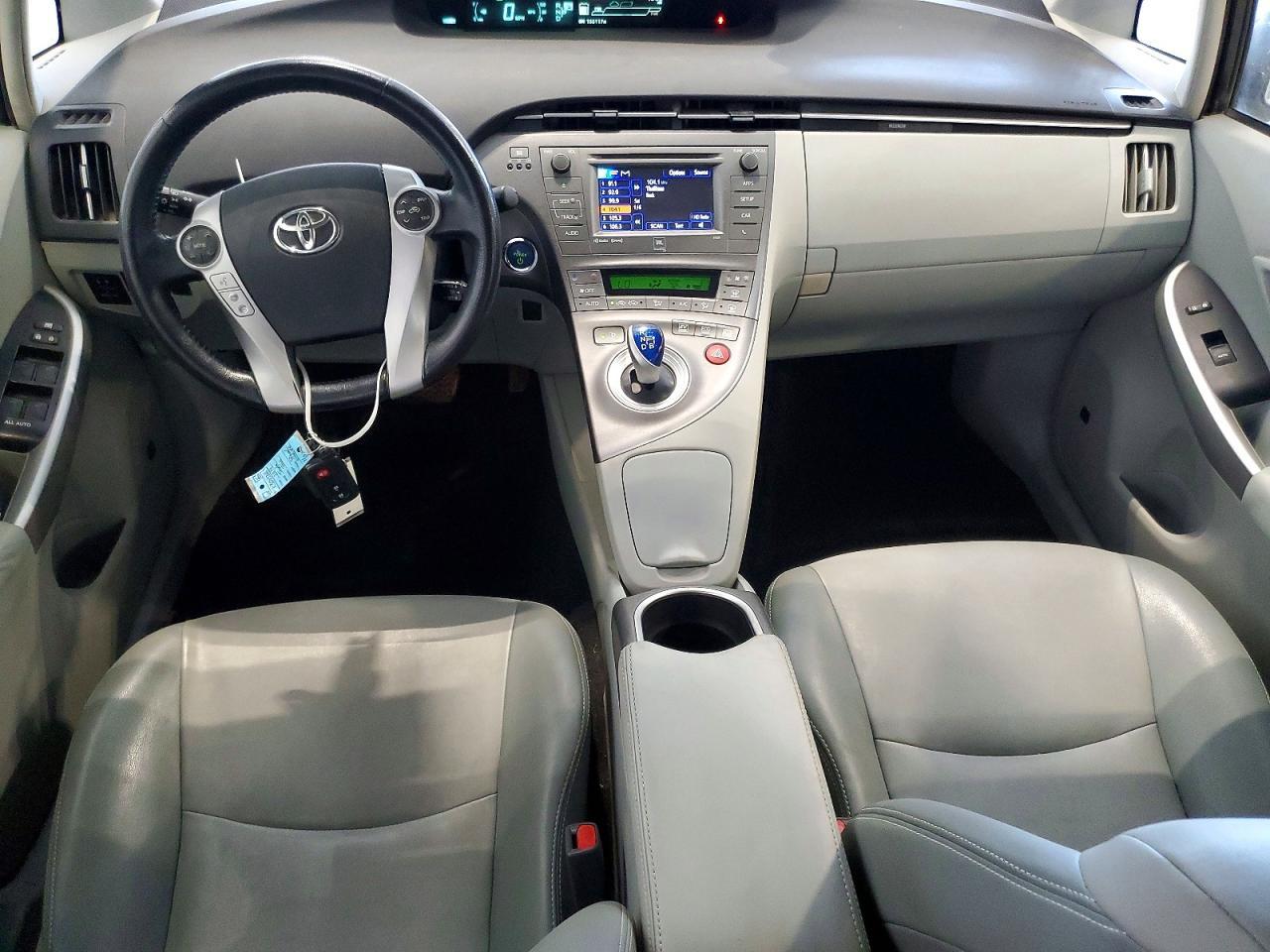 2014 TOYOTA PRIUS