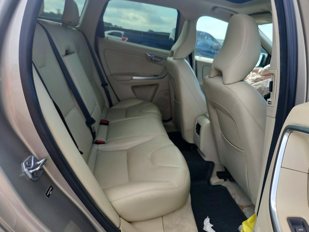 2016 VOLVO XC60