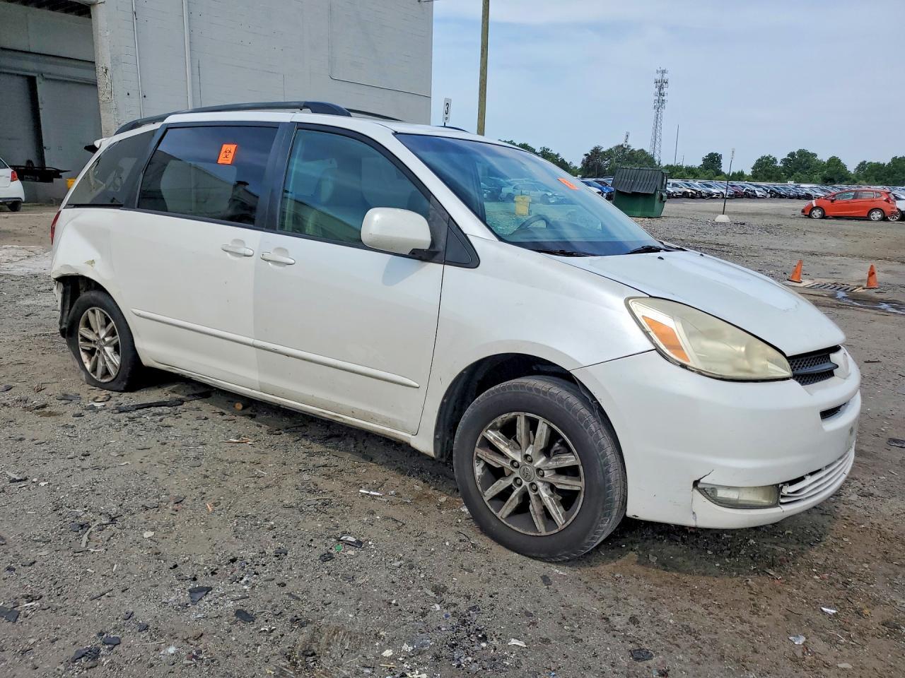 2005 TOYOTA SIENNA