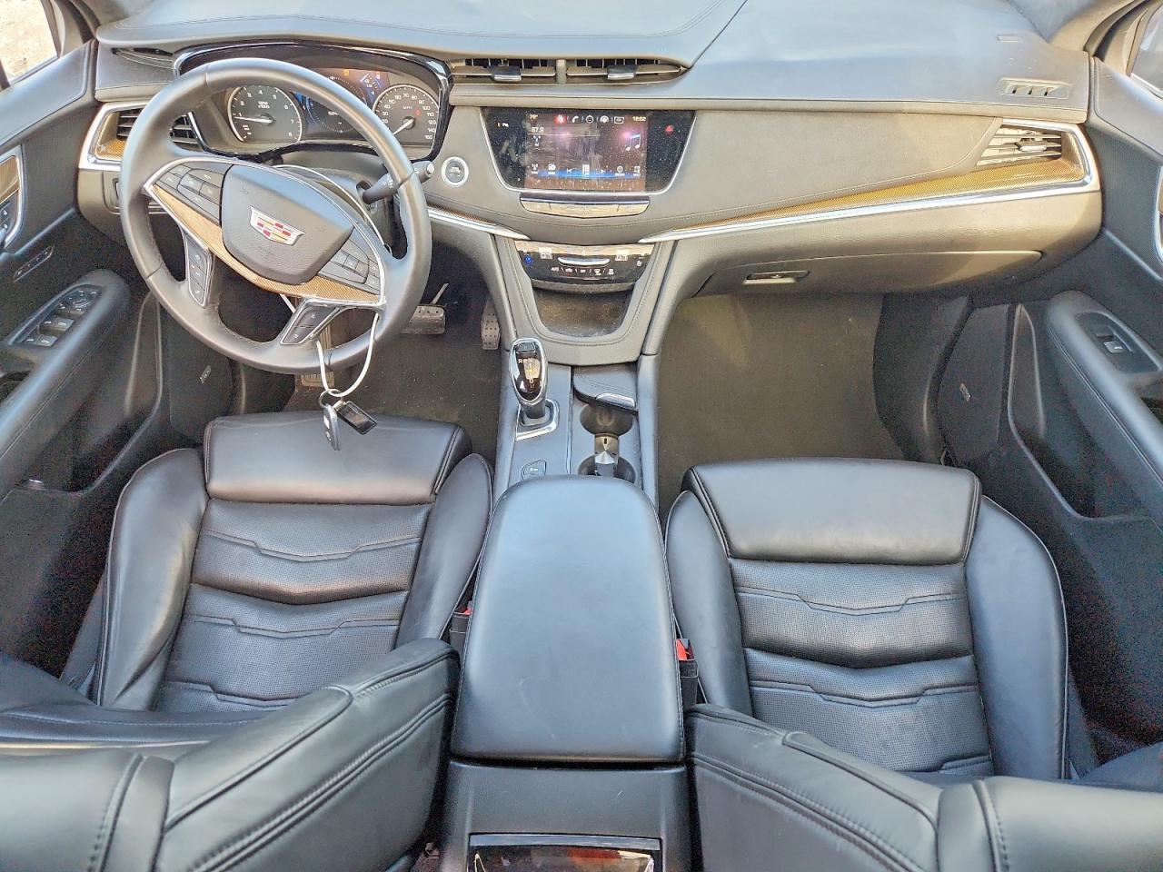 2017 CADILLAC XT5