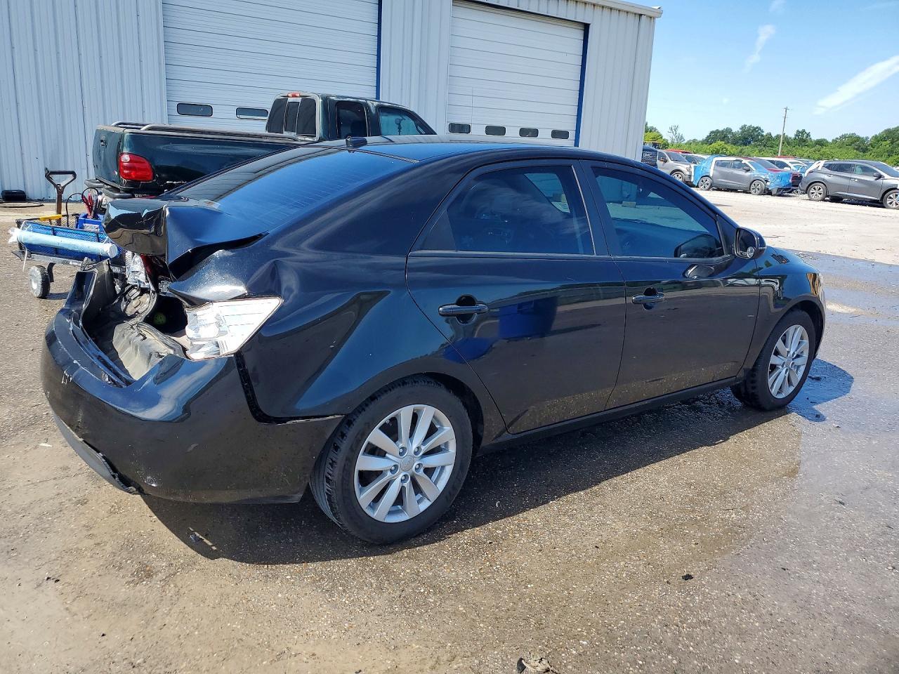 2013 KIA FORTE