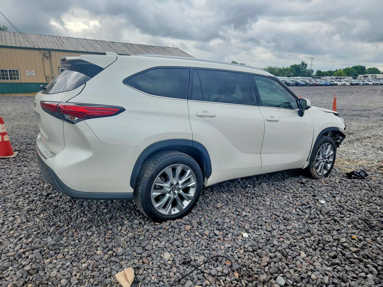 2021 TOYOTA HIGHLANDER