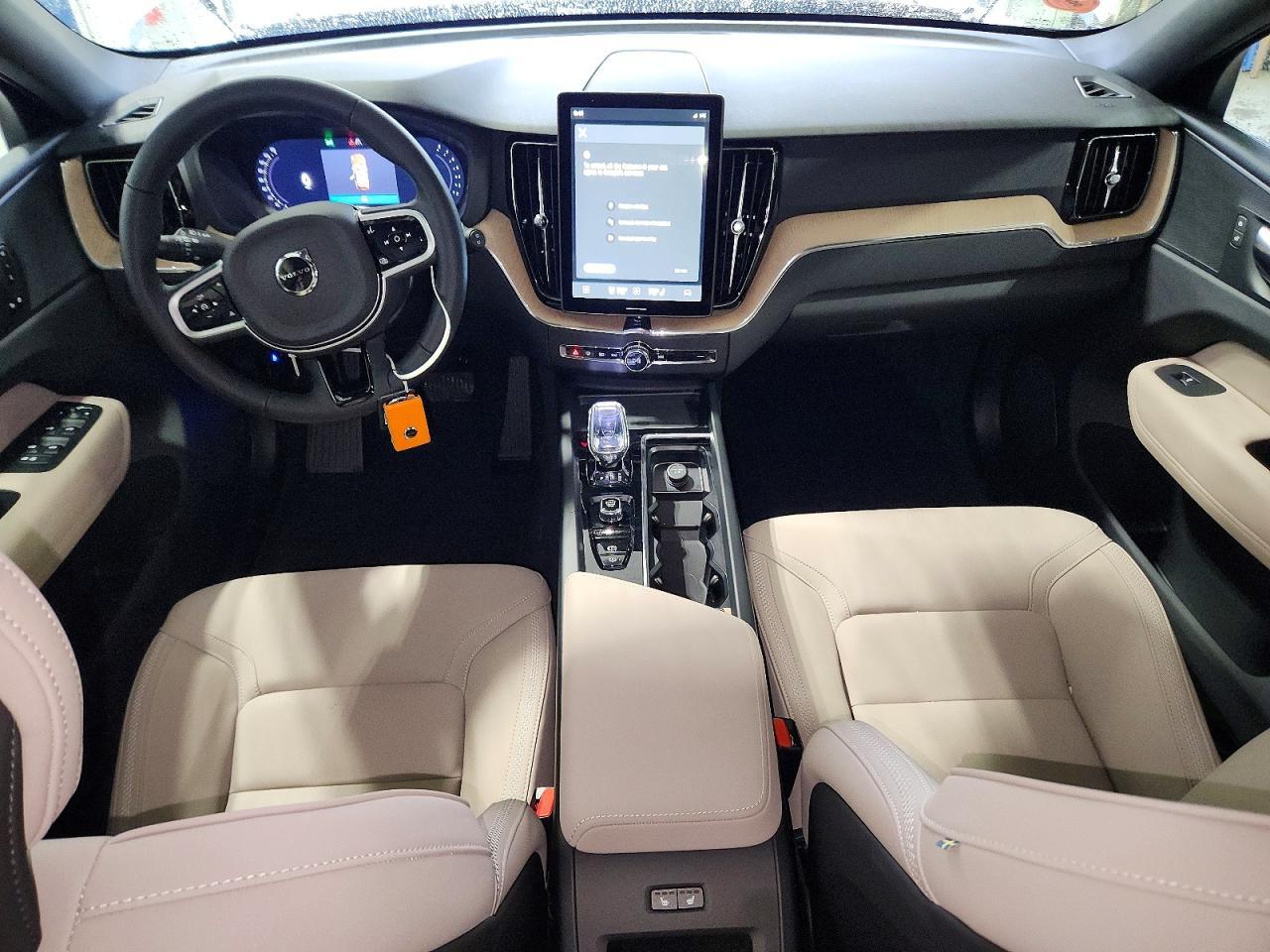 2026 VOLVO XC60