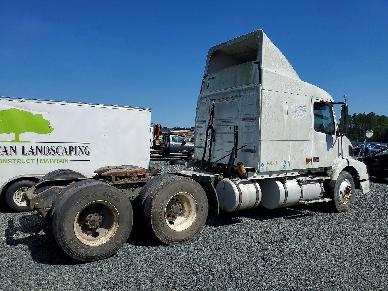 2007 VOLVO VNM