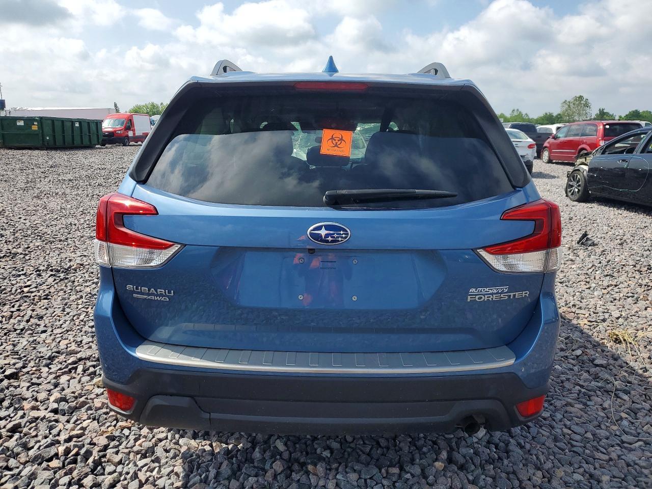 2022 SUBARU FORESTER