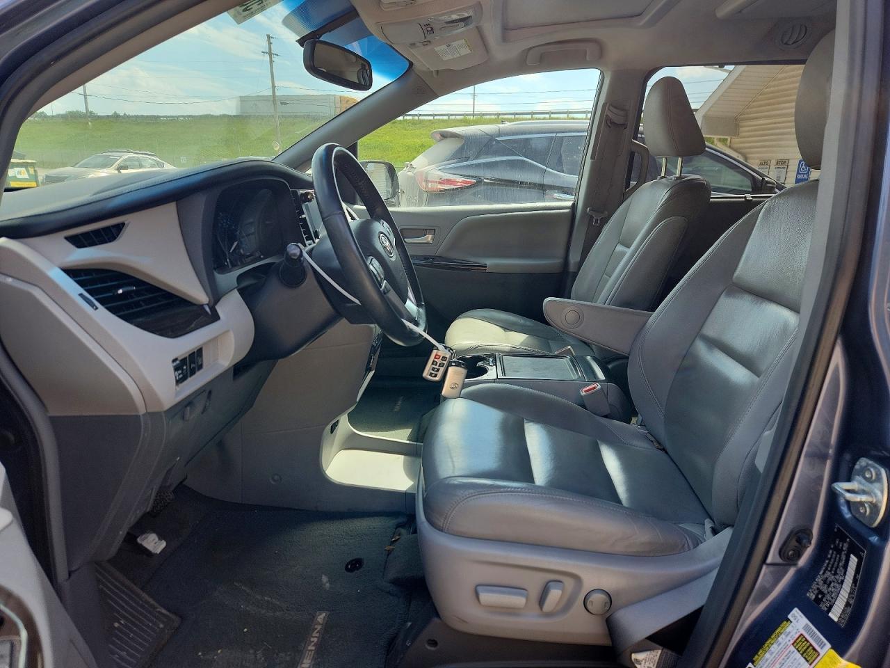 2015 TOYOTA SIENNA
