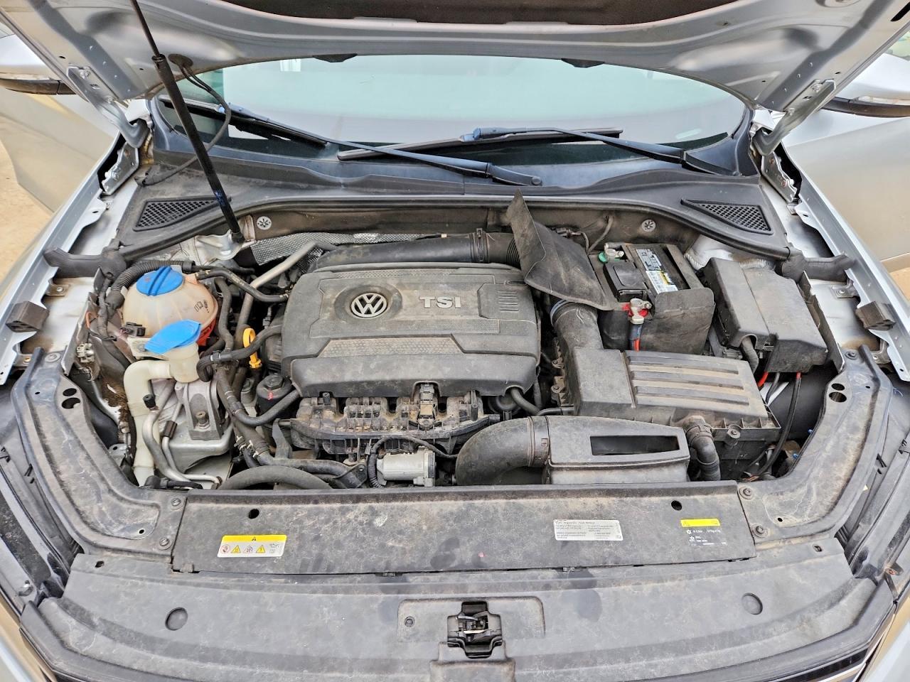 2017 VOLKSWAGEN Passat