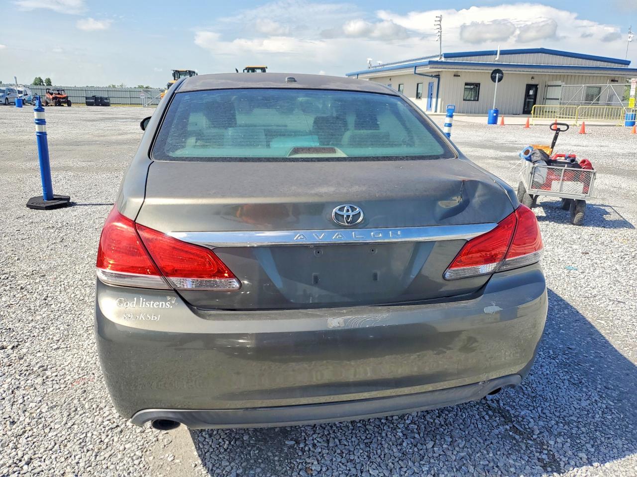 2011 TOYOTA Avalon