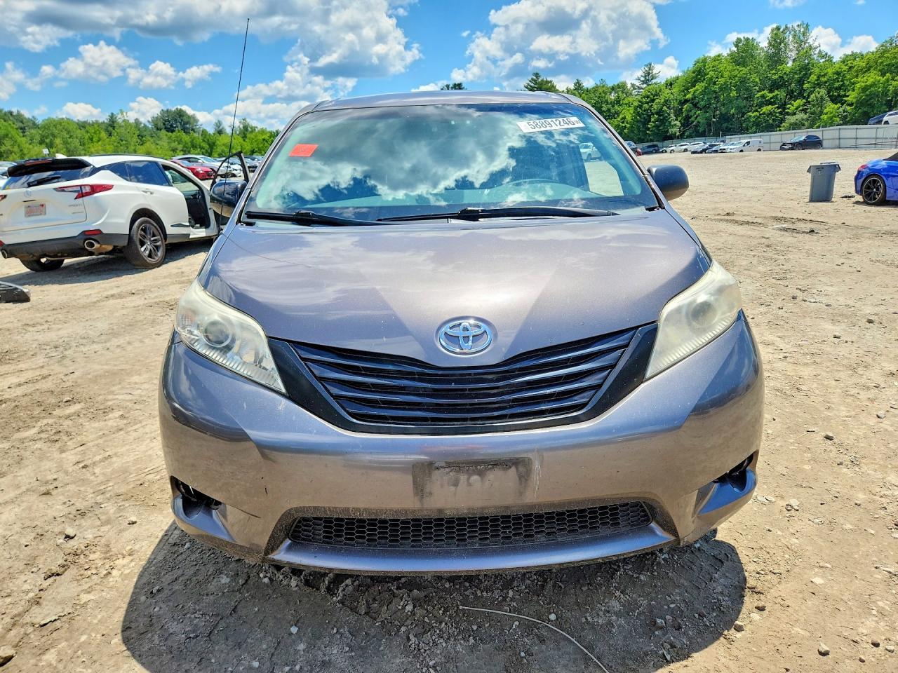 2013 TOYOTA SIENNA