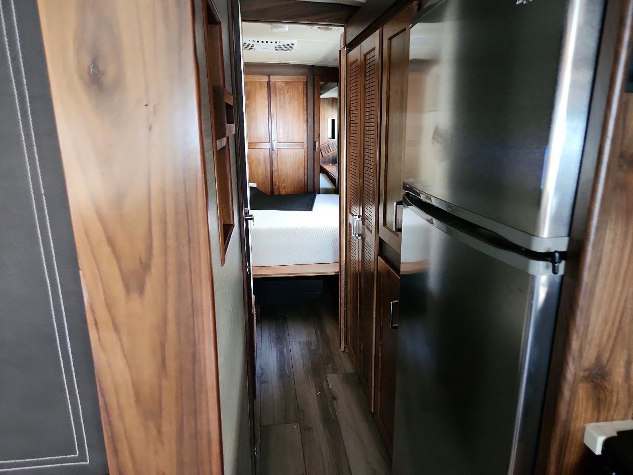 2019 WINNEBAGO Forza