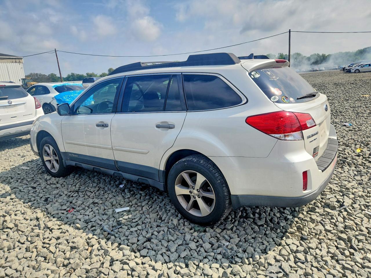 2013 SUBARU Outback