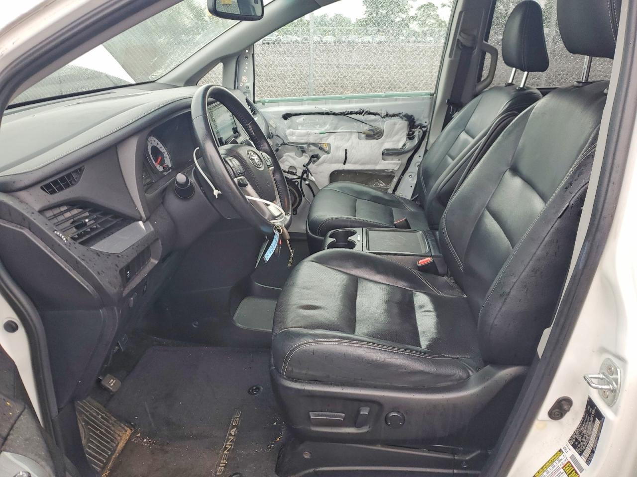 2015 TOYOTA SIENNA