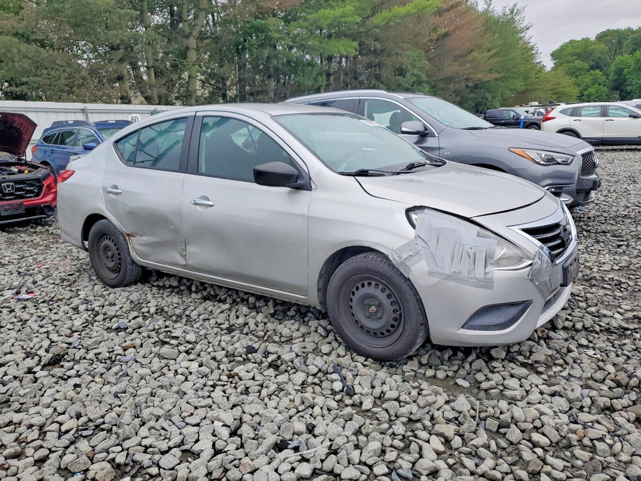 2015 NISSAN VERSA