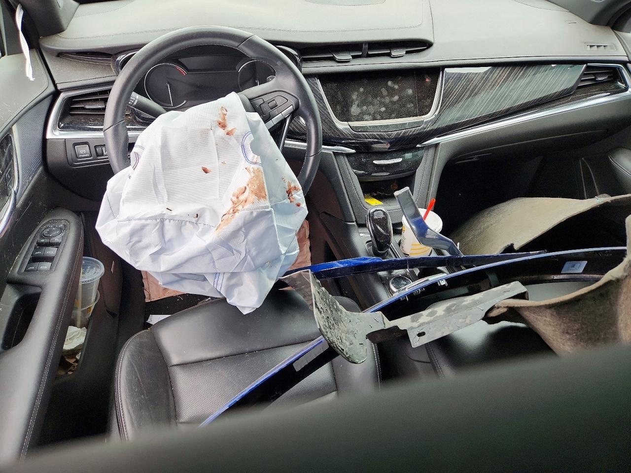 2025 CADILLAC XT6