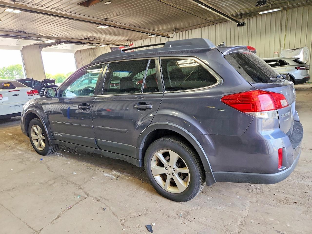 2014 SUBARU Outback