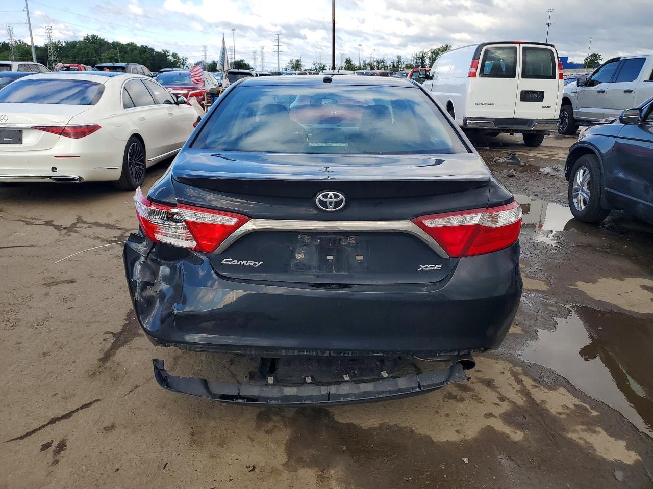 2015 TOYOTA CAMRY