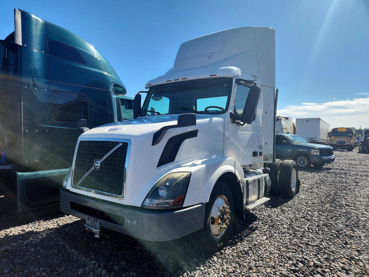 2016 VOLVO VNL