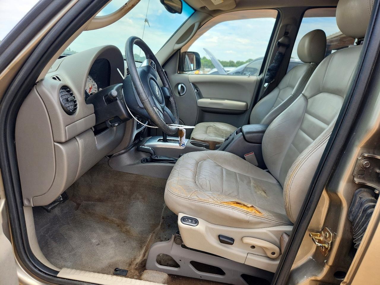 2004 JEEP Liberty