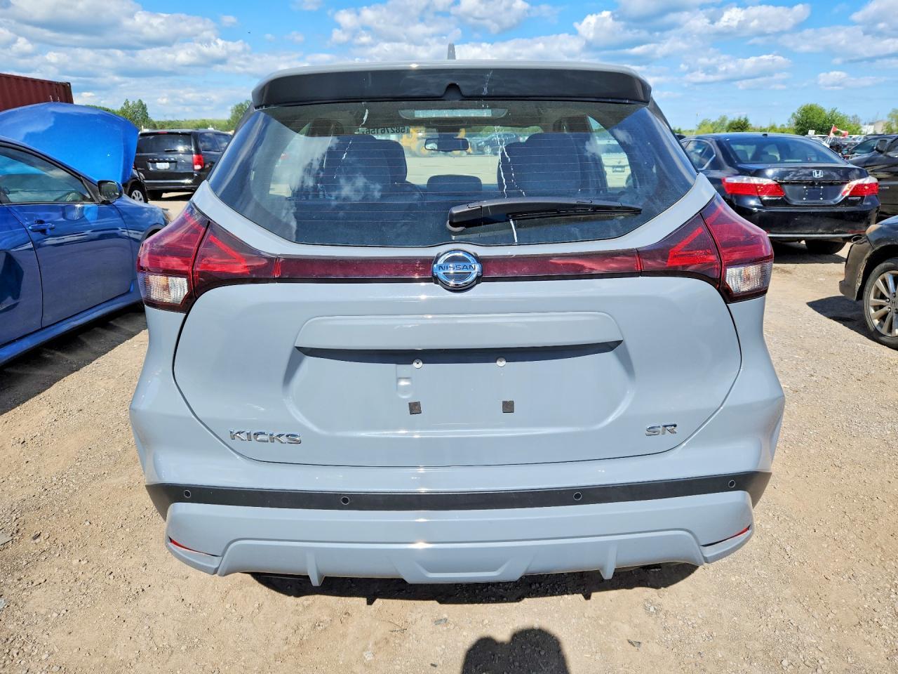 2021 NISSAN KICKS