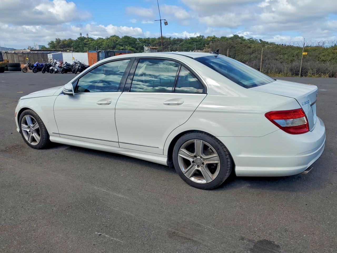 2011 MERCEDES-BENZ C-CLASS