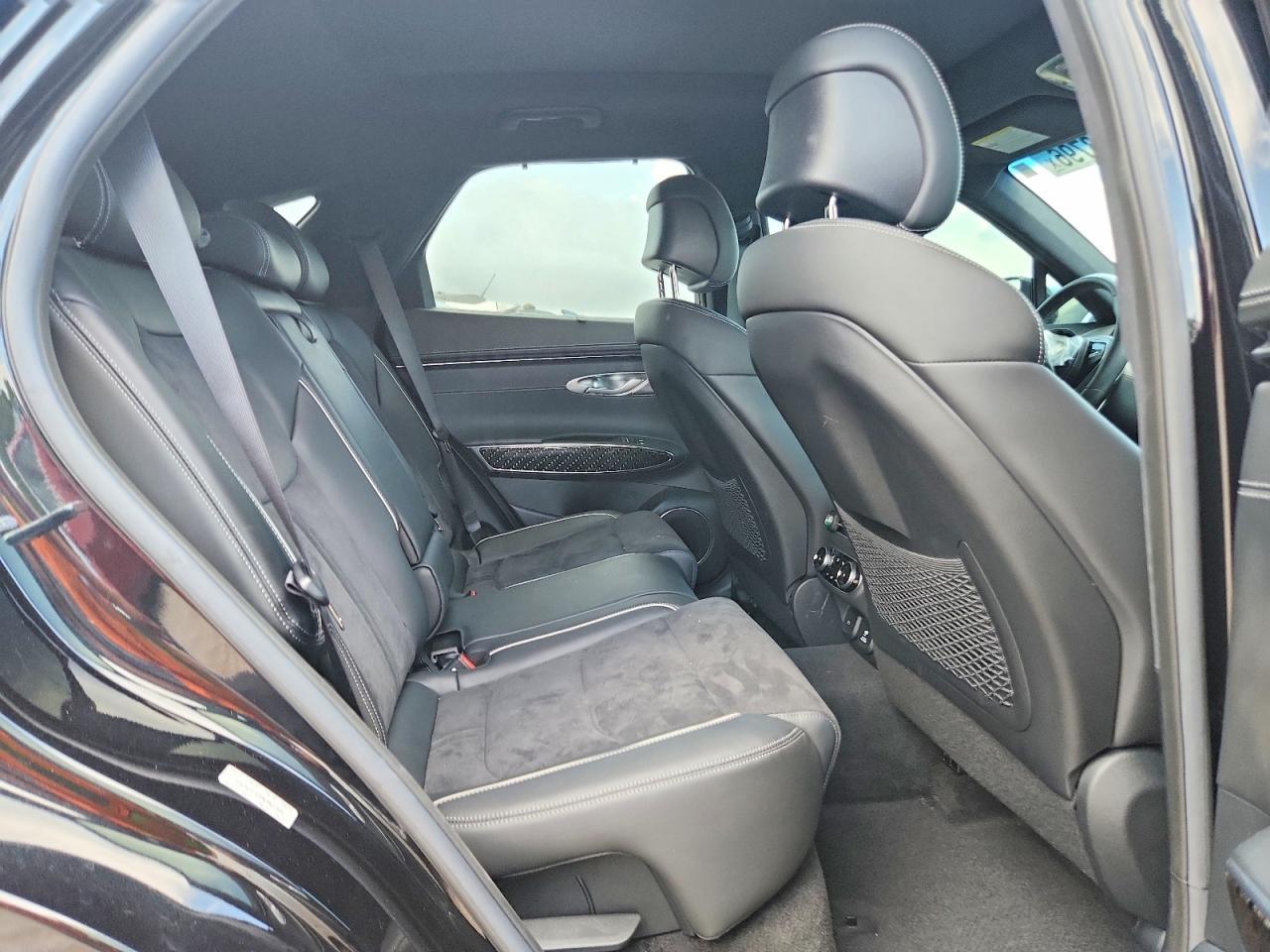 2022 GENESIS GV70