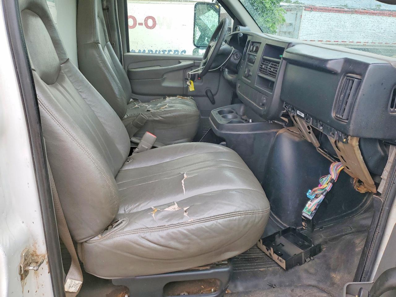 2008 GM Medium Duty/box Trucks