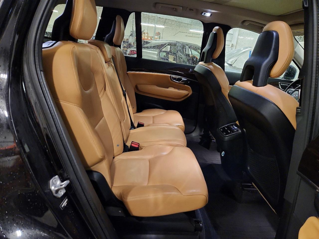 2016 VOLVO XC90