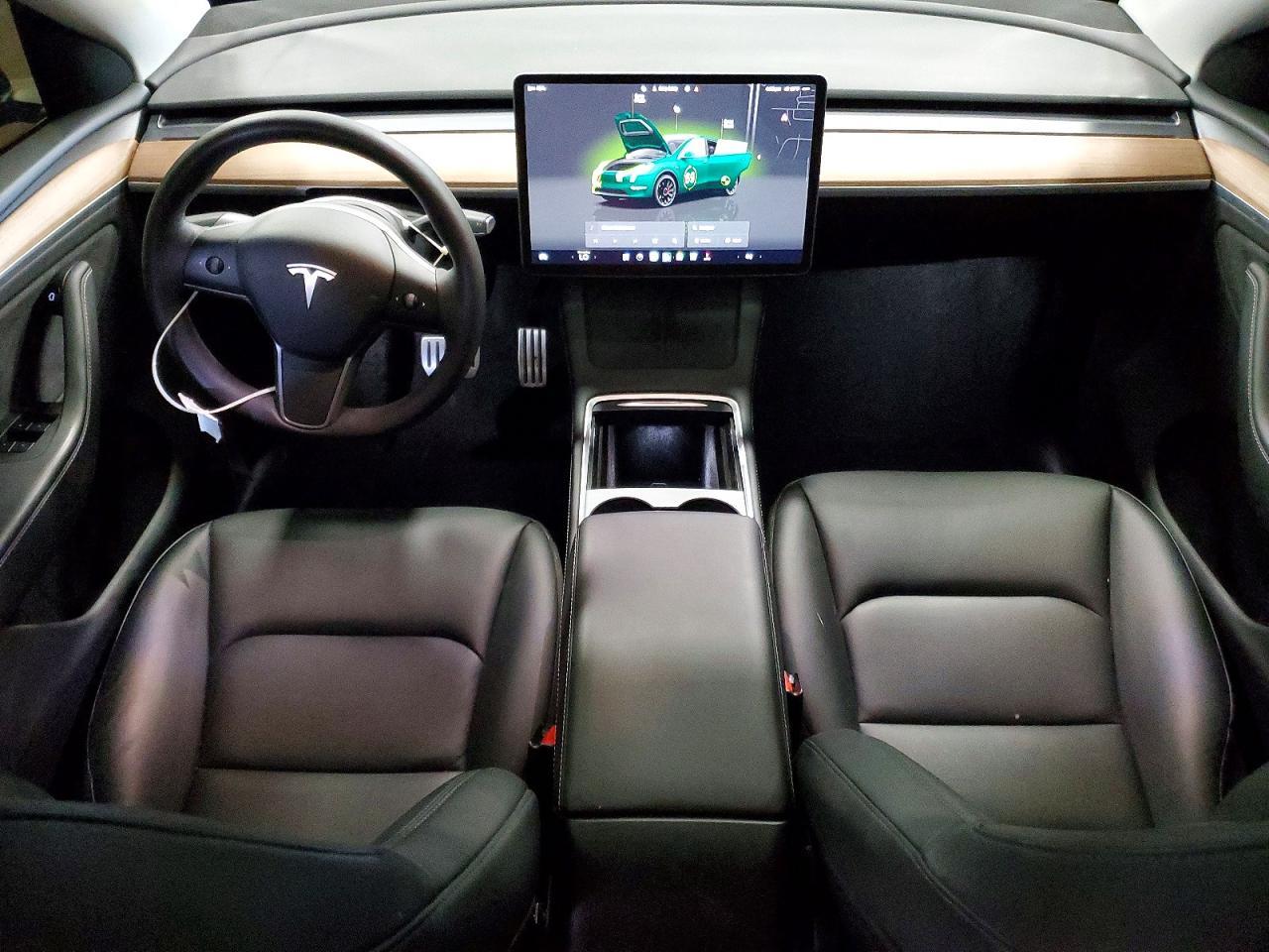 2025 TESLA MODEL Y