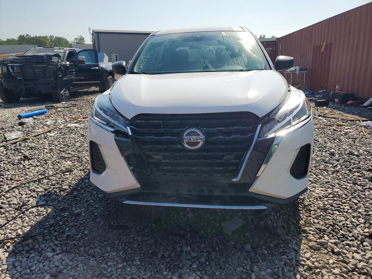 2021 NISSAN KICKS