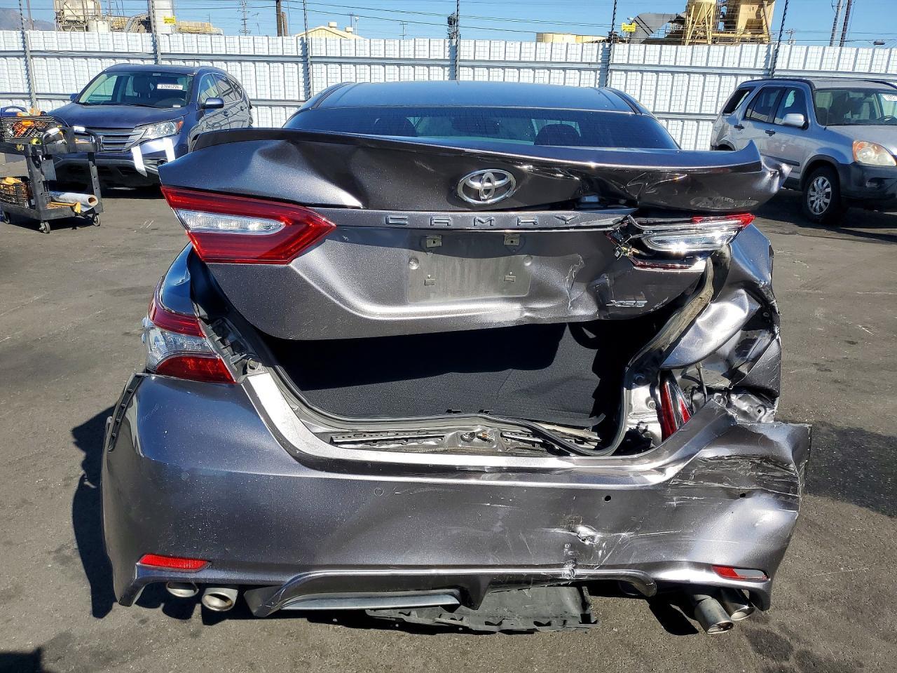 2018 TOYOTA CAMRY