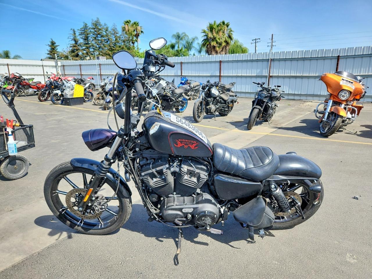 2017 HARLEY-DAVIDSON Xl883