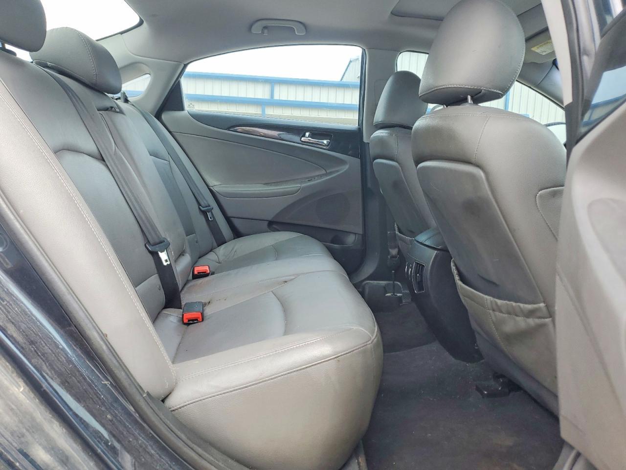2011 HYUNDAI SONATA
